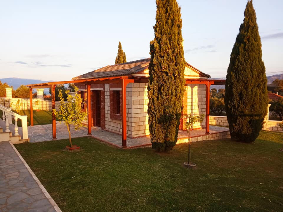 Περγκολα - παραθυρα - πορτα εκκλησιας