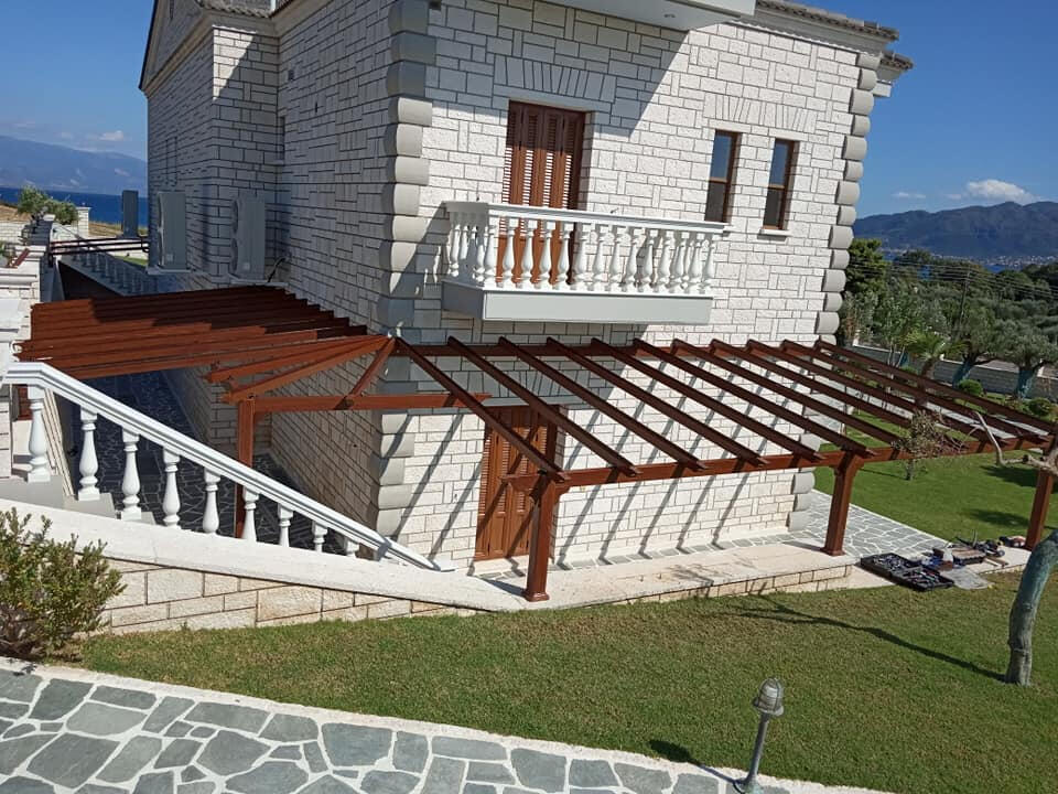 Παραδωσιακή πέργκολα αλουμινίου